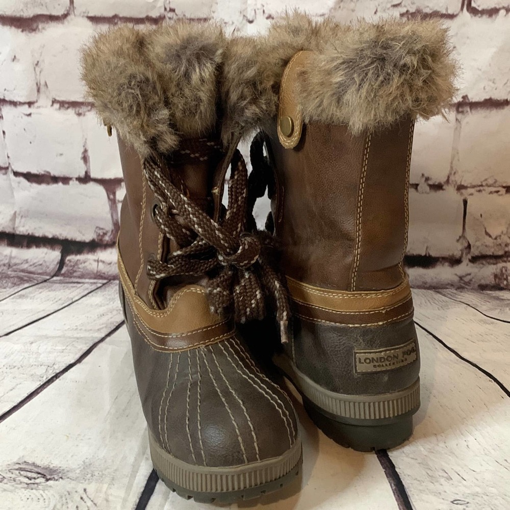 Women’s London Fog faux fur Snow Boots (size 9)